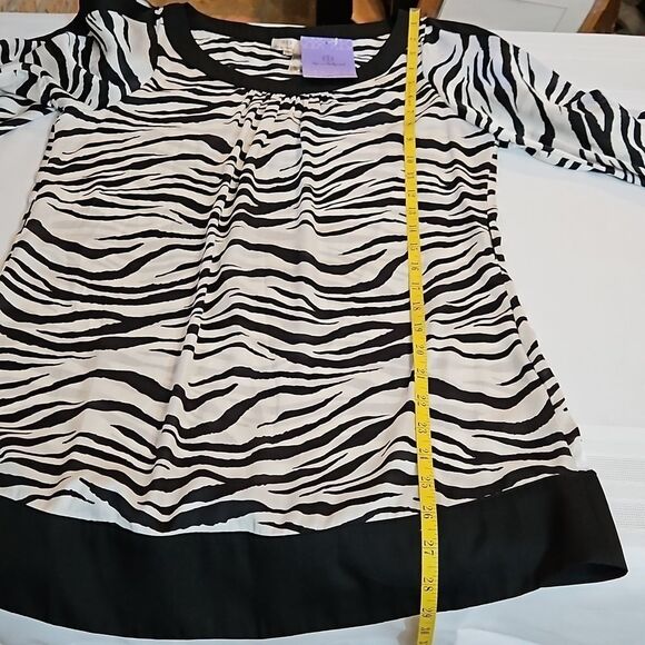 NWT Hot in Hollywood animal print spkit skeeve tunic top size Medium - Picture 11 of 11